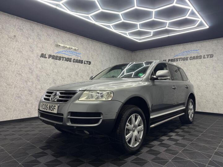 Volkswagen Touareg 3.0 TDI V6 Sport 5dr Volkswagen Touareg 3.0 TDI V6 Sport 5dr