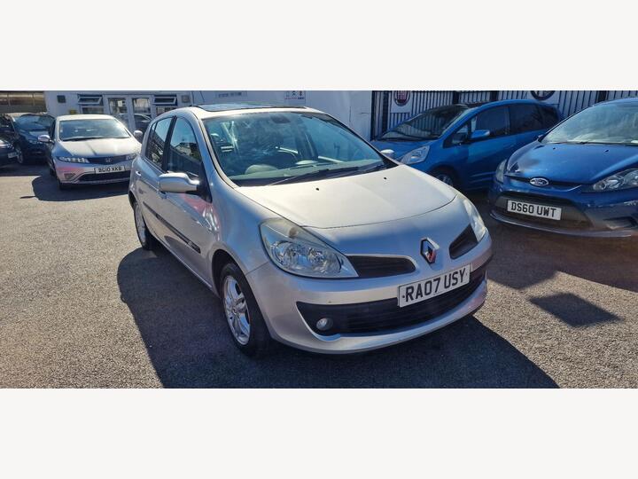 Renault Clio 1.4 16v Privilege 5dr