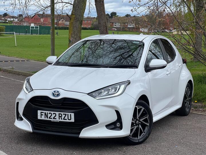 Toyota Yaris 1.5 VVT-h Design E-CVT Euro 6 (s/s) 5dr