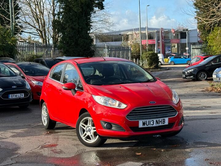 Ford Fiesta 1.0T EcoBoost Zetec Euro 5 (s/s) 5dr Ford Fiesta 1.0T EcoBoost Zetec Euro 5 (s/s) 5dr