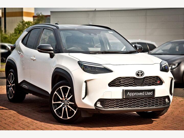 Toyota Yaris Cross 1.5 VVT-h GR SPORT E-CVT Euro 6 (s/s) 5dr Toyota Yaris Cross 1.5 VVT-h GR SPORT E-CVT Euro 6 (s/s) 5dr