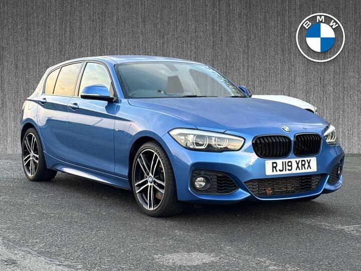 BMW 1 SERIES 1.5 118i GPF M Sport Shadow Edition Euro 6 (s/s) 5dr BMW 1 SERIES 1.5 118i GPF M Sport Shadow Edition Euro 6 (s/s) 5dr