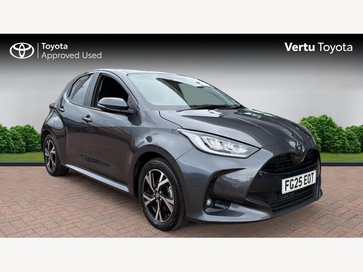 Toyota Yaris 1.5 VVT-h Design E-CVT Euro 6 (s/s) 5dr