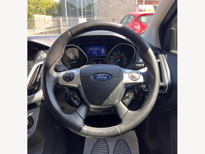 Ford Focus 1.0T EcoBoost Titanium X Euro 5 (s/s) 5dr