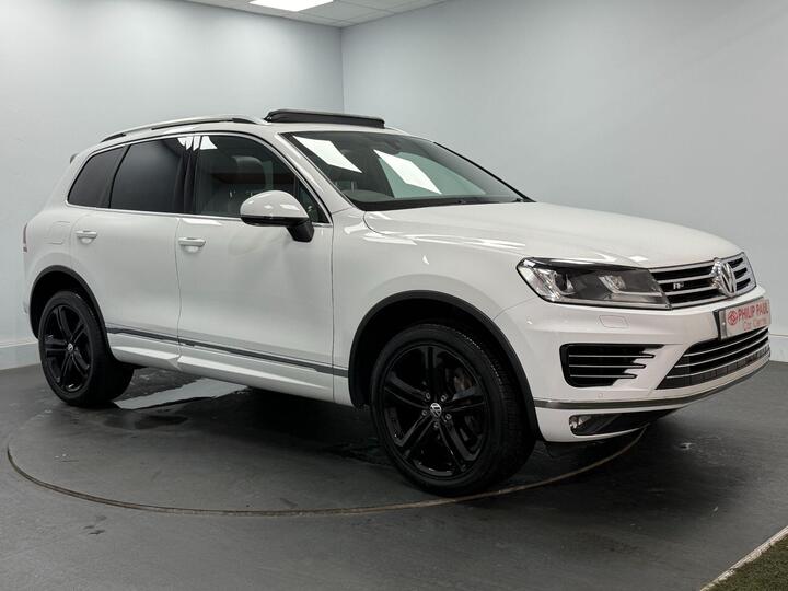 Volkswagen Touareg 3.0 TDI V6 R-Line Tiptronic 4WD Euro 6 (s/s) 5dr Volkswagen Touareg 3.0 TDI V6 R-Line Tiptronic 4WD Euro 6 (s/s) 5dr