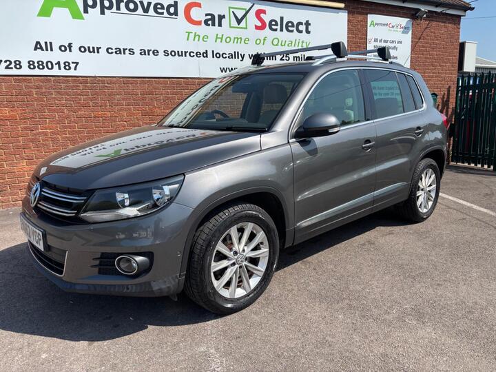 Volkswagen Tiguan 2.0 TDI BlueMotion Tech SE 4WD Euro 5 (s/s) 5dr
