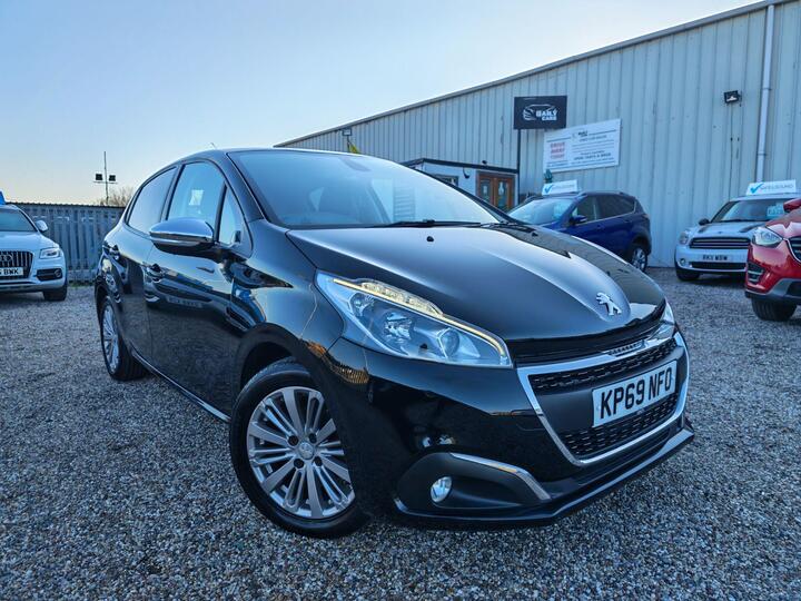 Peugeot 208 1.2 PureTech Signature Euro 6 (s/s) 5dr