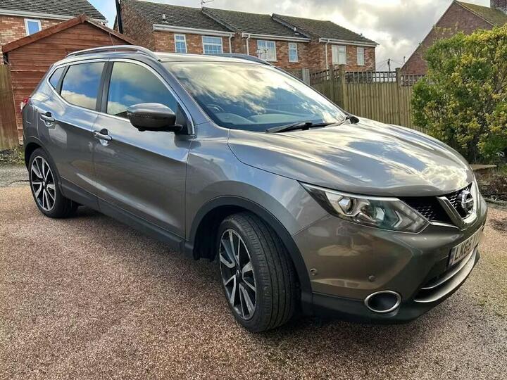 Nissan QASHQAI 1.2 DIG-T Tekna 2WD Euro 6 (s/s) 5dr