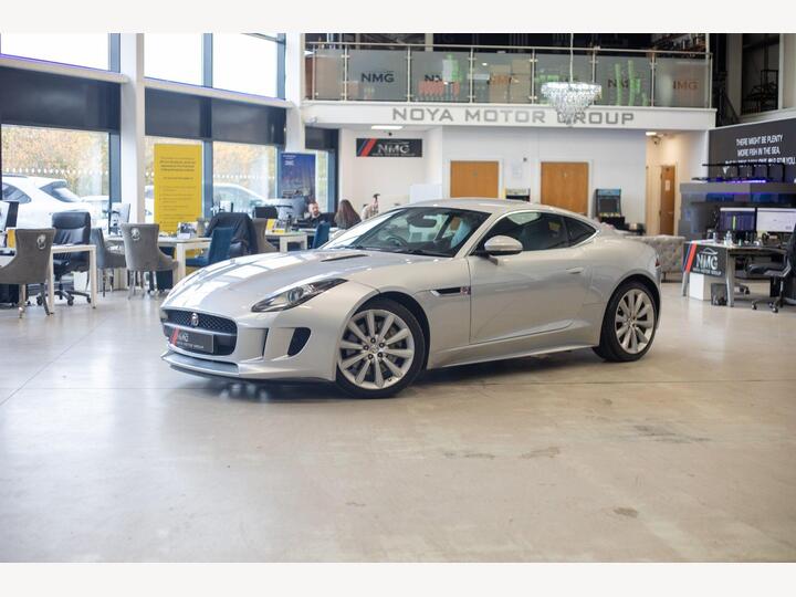 Jaguar F-TYPE 3.0 V6 Auto Euro 6 (s/s) 2dr Jaguar F-TYPE 3.0 V6 Auto Euro 6 (s/s) 2dr