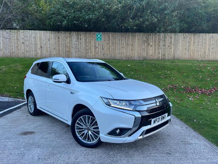 Mitsubishi Outlander 2.4h TwinMotor 13.8kWh Dynamic CVT 4WD Euro 6 (s/s) 5dr Mitsubishi Outlander 2.4h TwinMotor 13.8kWh Dynamic CVT 4WD Euro 6 (s/s) 5dr