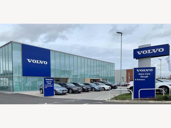 Volvo XC40 2.0 B4 MHEV Plus DCT Auto Euro 6 (s/s) 5dr