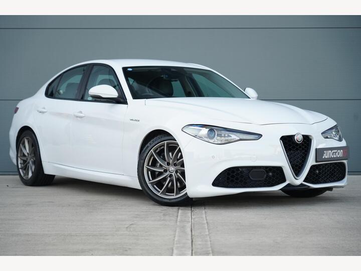 Alfa Romeo Giulia 2.0T Veloce Auto Euro 6 (s/s) 4dr Alfa Romeo Giulia 2.0T Veloce Auto Euro 6 (s/s) 4dr