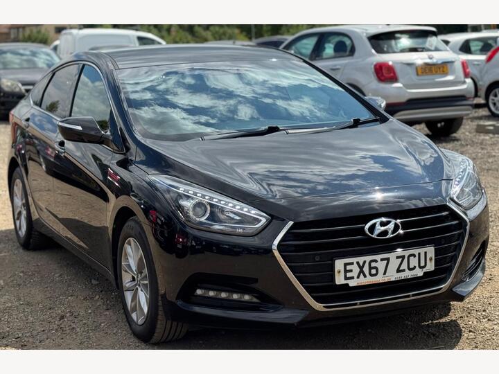 Hyundai I40 1.7 CRDi Blue Drive SE Nav Euro 6 (s/s) 4dr Hyundai I40 1.7 CRDi Blue Drive SE Nav Euro 6 (s/s) 4dr