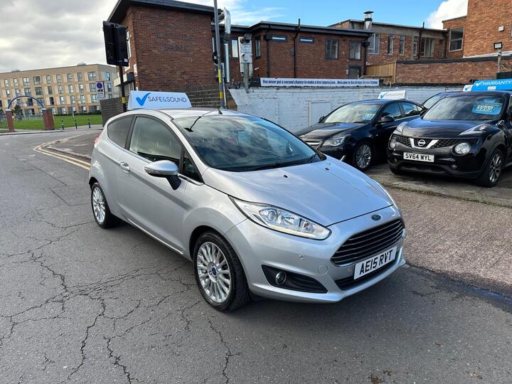 Ford Fiesta 1.0T EcoBoost Titanium Euro 6 (s/s) 3dr Ford Fiesta 1.0T EcoBoost Titanium Euro 6 (s/s) 3dr