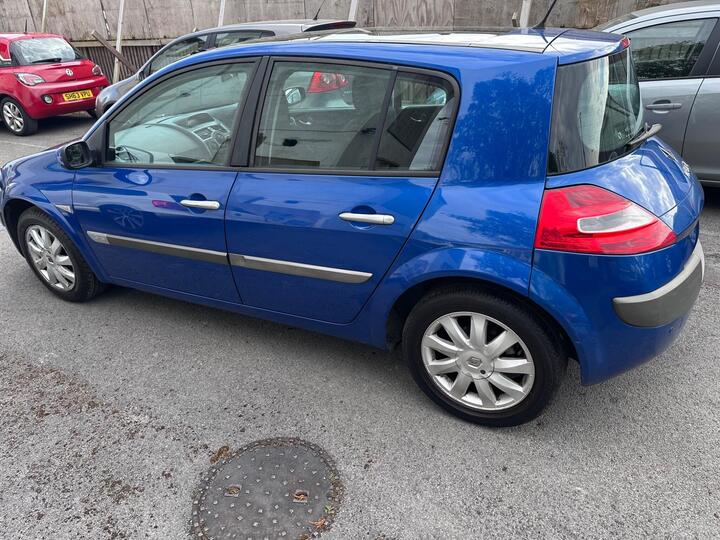 Renault Megane 1.6 VVT Dynamique 5dr