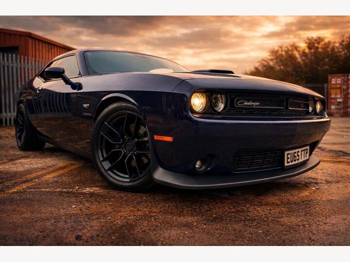 Dodge Challenger RT Shaker Plus 5.7 V8 Hemi 375 BHP