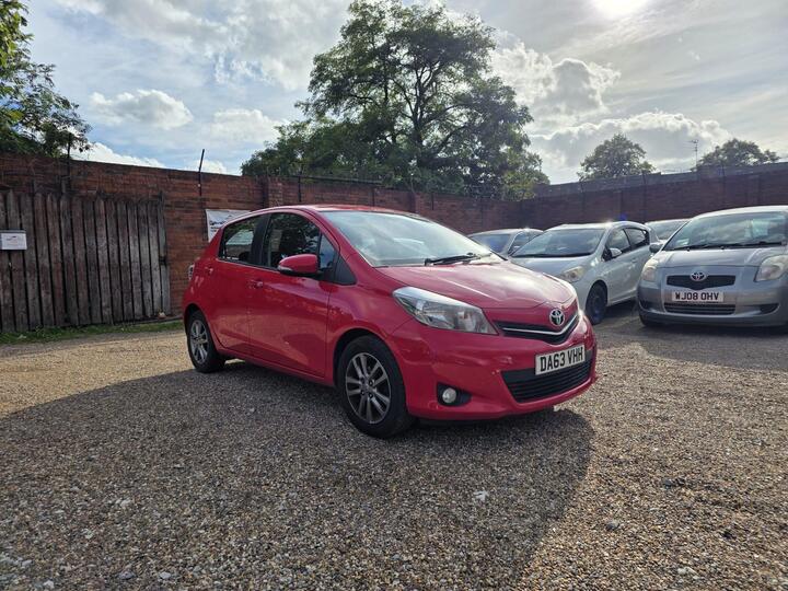 Toyota Yaris 1.33 Dual VVT-i Icon Plus Euro 5 5dr