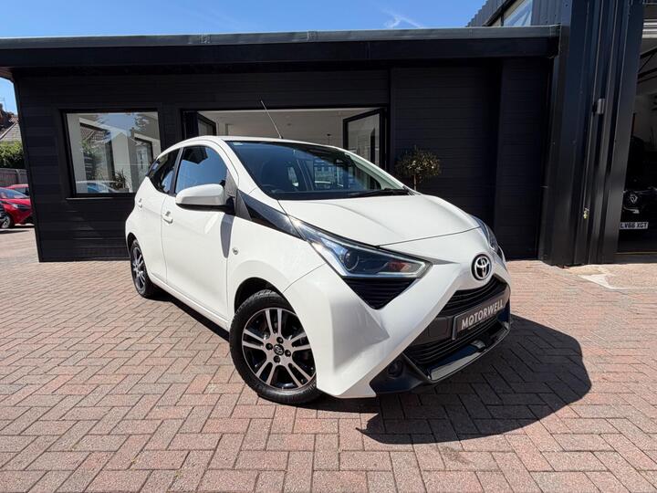 Toyota AYGO 1.0 VVT-i X-play Euro 6 5dr