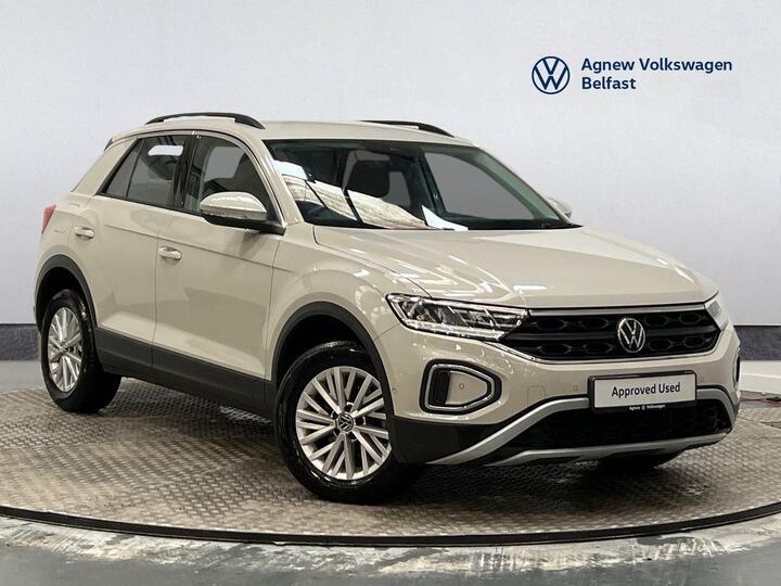 Volkswagen T-roc 1.5 TSI Life DSG Euro 6 (s/s) 5dr Volkswagen T-roc 1.5 TSI Life DSG Euro 6 (s/s) 5dr