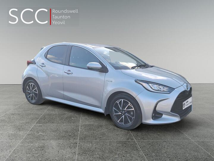 Toyota Yaris 1.5 VVT-h Design E-CVT Euro 6 (s/s) 5dr Toyota Yaris 1.5 VVT-h Design E-CVT Euro 6 (s/s) 5dr