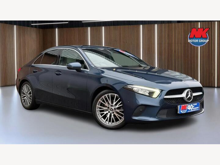 Mercedes-Benz A Class 1.3 A180 Sport Edition (Executive) 7G-DCT Euro 6 (s/s) 4dr Mercedes-Benz A Class 1.3 A180 Sport Edition (Executive) 7G-DCT Euro 6 (s/s) 4dr