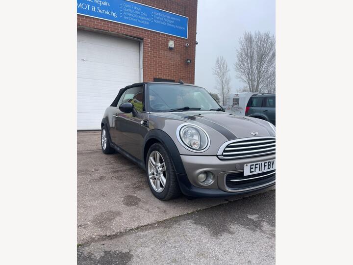 MINI Convertible 1.6 Cooper Euro 5 (s/s) 2dr