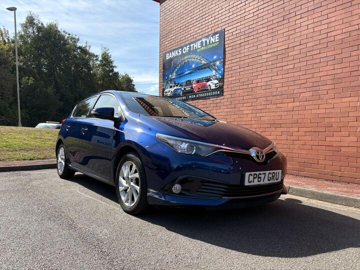 Toyota Auris 1.2 VVT-i Icon Euro 6 (s/s) 5dr Toyota Auris 1.2 VVT-i Icon Euro 6 (s/s) 5dr