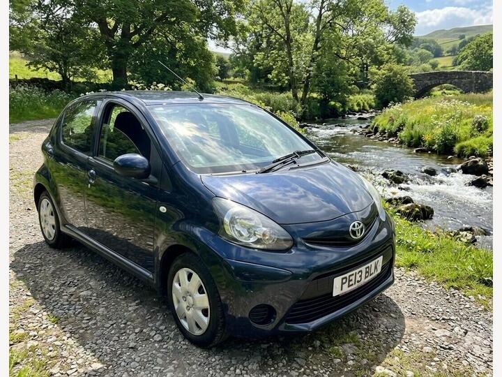 Toyota AYGO 1.0 VVT-i Ice Euro 5 5dr