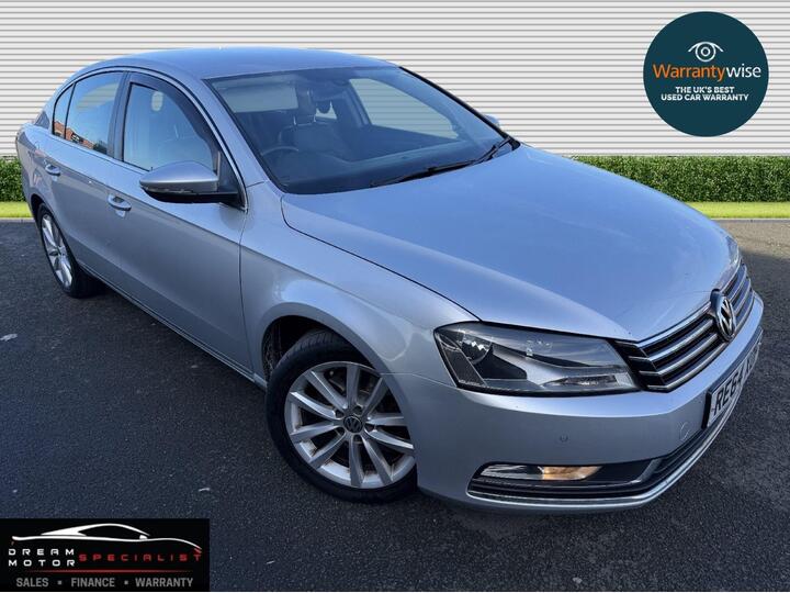 Volkswagen Passat 2.0 TDI BlueMotion Tech Executive Euro 5 (s/s) 4dr Volkswagen Passat 2.0 TDI BlueMotion Tech Executive Euro 5 (s/s) 4dr