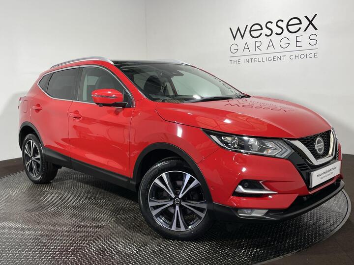Nissan Qashqai 1.3 DIG-T N-Connecta Euro 6 (s/s) 5dr