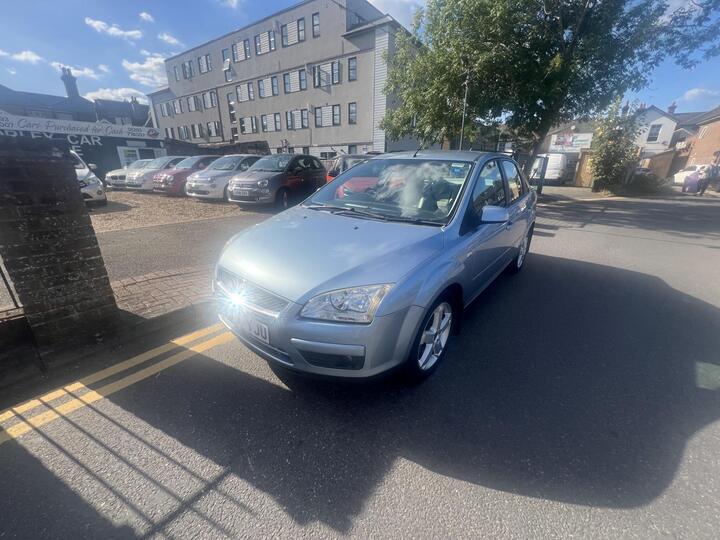 Ford Focus 2.0 Ghia 4dr