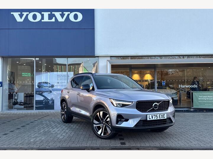 Volvo XC40 2.0 B3 MHEV Plus DCT Auto Euro 6 (s/s) 5dr