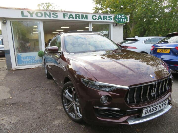 Maserati LEVANTE 3.0 V6 GranLusso ZF 4WD Euro 6 (s/s) 5dr Maserati LEVANTE 3.0 V6 GranLusso ZF 4WD Euro 6 (s/s) 5dr
