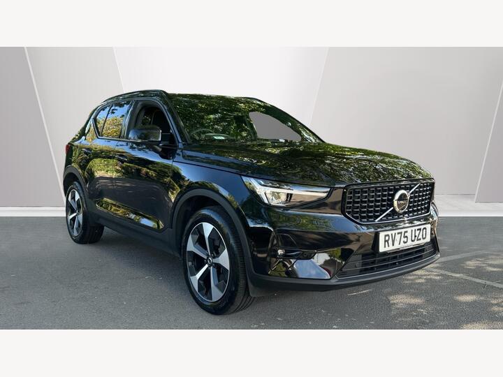 Volvo XC40 2.0 B3 MHEV Plus Dark DCT Auto Euro 6 (s/s) 5dr