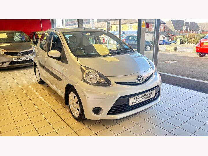 Toyota AYGO 1.0 VVT-i Ice Euro 5 5dr Toyota AYGO 1.0 VVT-i Ice Euro 5 5dr