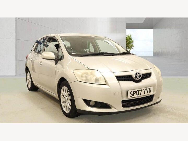 Toyota Auris 1.4 D-4D T3 5dr Toyota Auris 1.4 D-4D T3 5dr