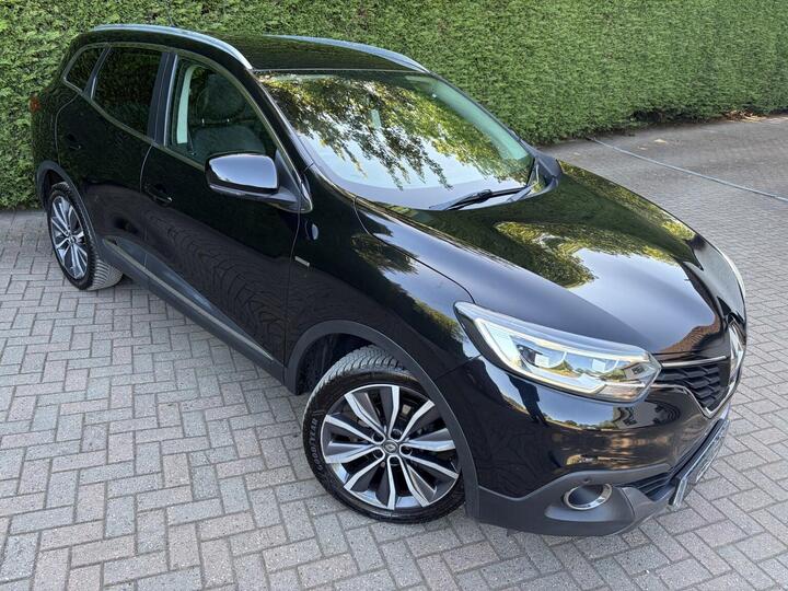 Renault KADJAR 1.2 TCe Signature Nav Euro 6 (s/s) 5dr Renault KADJAR 1.2 TCe Signature Nav Euro 6 (s/s) 5dr