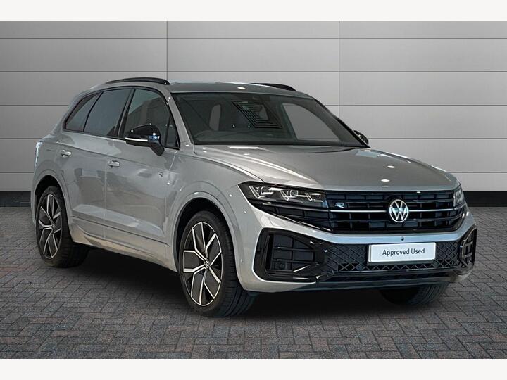 Volkswagen Touareg 3.0 TDI V6 Black Edition Tiptronic 4Motion Euro 6 (s/s) 5dr Volkswagen Touareg 3.0 TDI V6 Black Edition Tiptronic 4Motion Euro 6 (s/s) 5dr