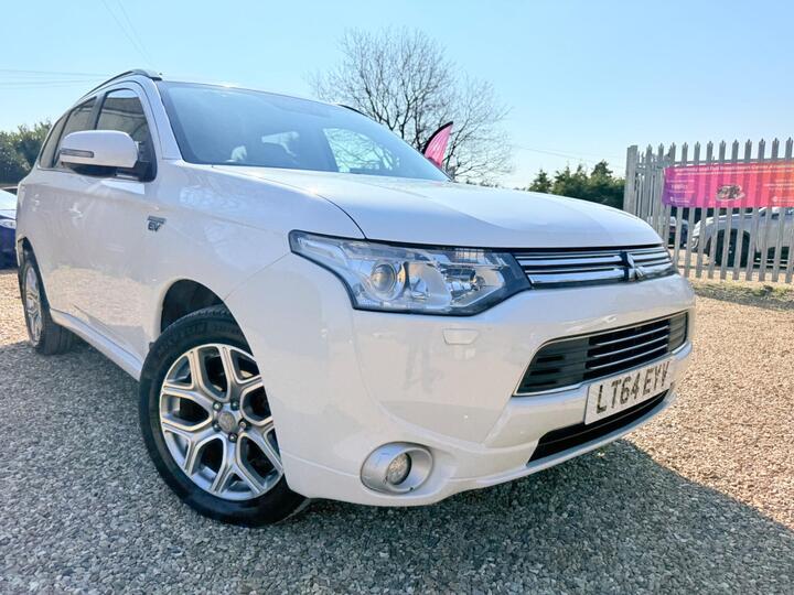 Mitsubishi Outlander 2.0h 12kWh GX4hs CVT 4WD Euro 5 (s/s) 5dr Mitsubishi Outlander 2.0h 12kWh GX4hs CVT 4WD Euro 5 (s/s) 5dr