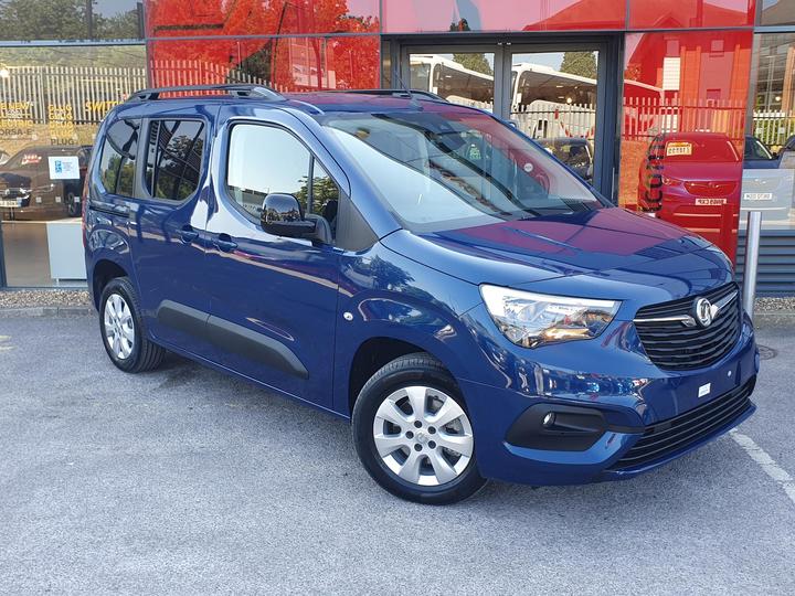 Vauxhall Combo Life Electric 50kWh Design Auto 5dr (5 Seat 11kW Charger)