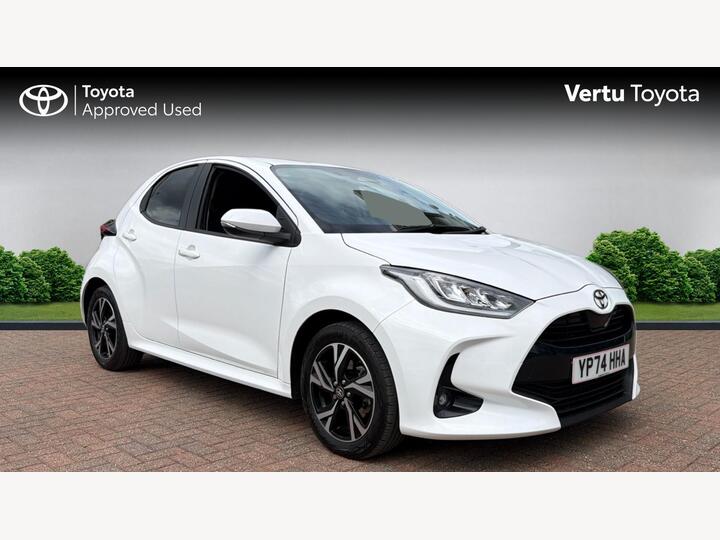 Toyota Yaris 1.5 VVT-h Design E-CVT Euro 6 (s/s) 5dr