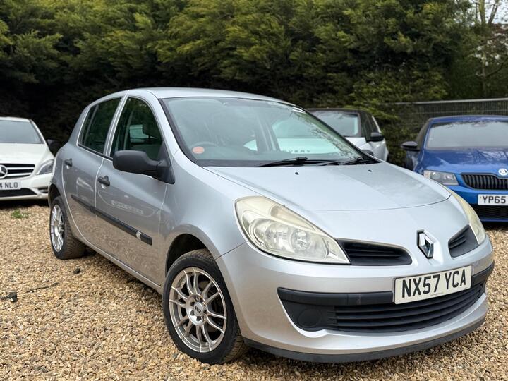 Renault Clio 1.4 16v Expression 5dr Renault Clio 1.4 16v Expression 5dr