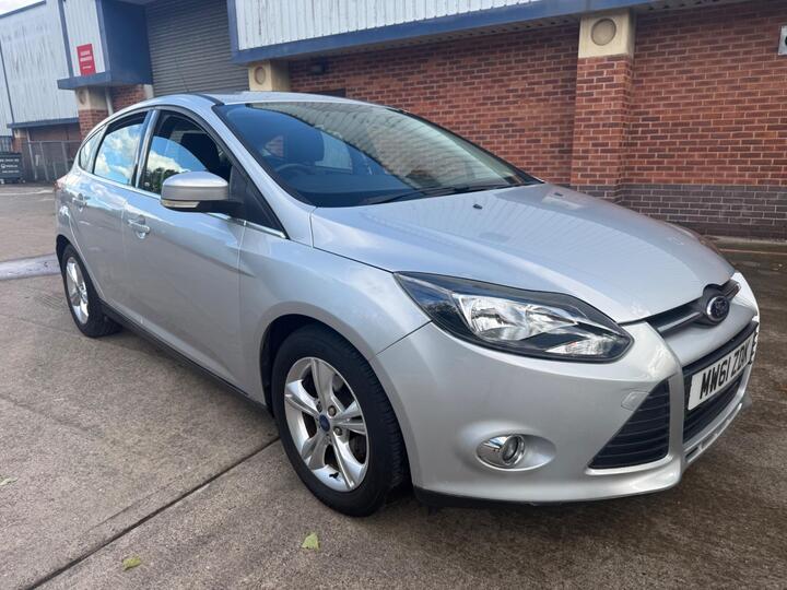 Ford Focus 1.6 Zetec Powershift Euro 5 5dr
