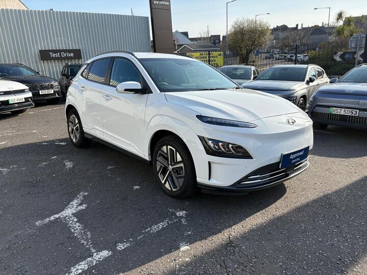 Hyundai KONA 64kWh Premium Auto 5dr (10.5kW Charger)