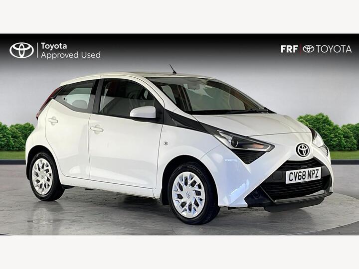 Toyota AYGO 1.0 VVT-i X-play Euro 6 5dr Toyota AYGO 1.0 VVT-i X-play Euro 6 5dr