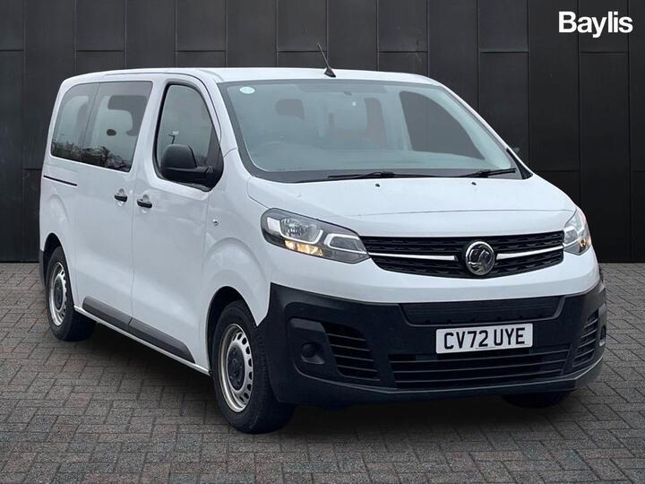 Vauxhall Vivaro Life 50kWh Combi Auto MWB 5dr (9 Seat, 7.4kW Charger) Vauxhall Vivaro Life 50kWh Combi Auto MWB 5dr (9 Seat, 7.4kW Charger)