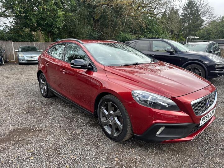 Volvo V40 Cross Country 1.6 D2 Lux Powershift Euro 5 (s/s) 5dr Volvo V40 Cross Country 1.6 D2 Lux Powershift Euro 5 (s/s) 5dr