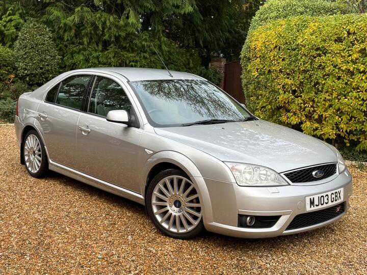 Ford Mondeo 3.0 ST-220 5dr