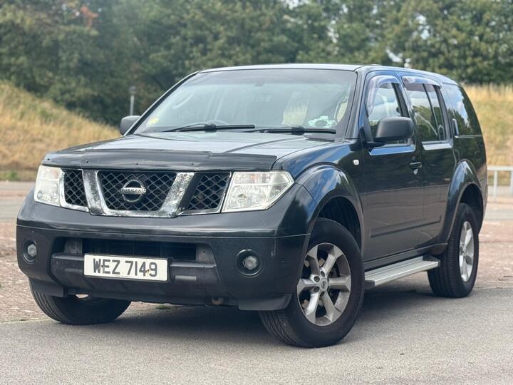 Nissan Pathfinder 2.5 DCi Trek 5dr (3 Row) Nissan Pathfinder 2.5 DCi Trek 5dr (3 Row)