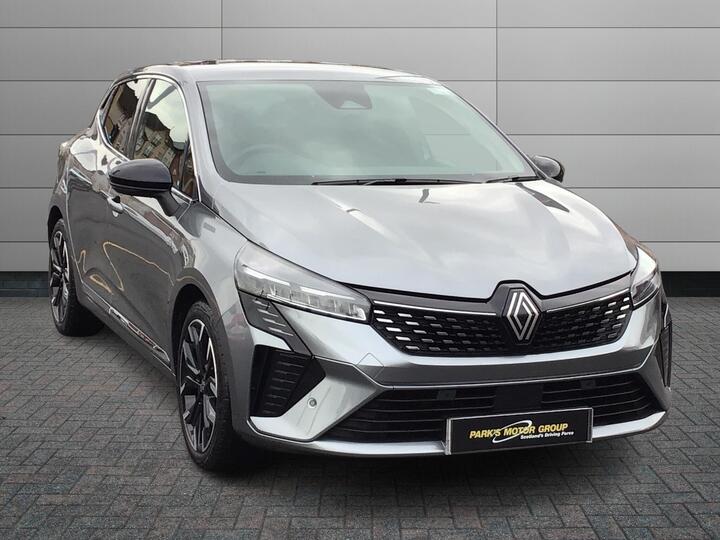 Renault Clio 1.6 E-TECH Techno Auto Euro 6 (s/s) 5dr Renault Clio 1.6 E-TECH Techno Auto Euro 6 (s/s) 5dr